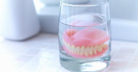 Kissing With Dentures Highlandville IA 52149